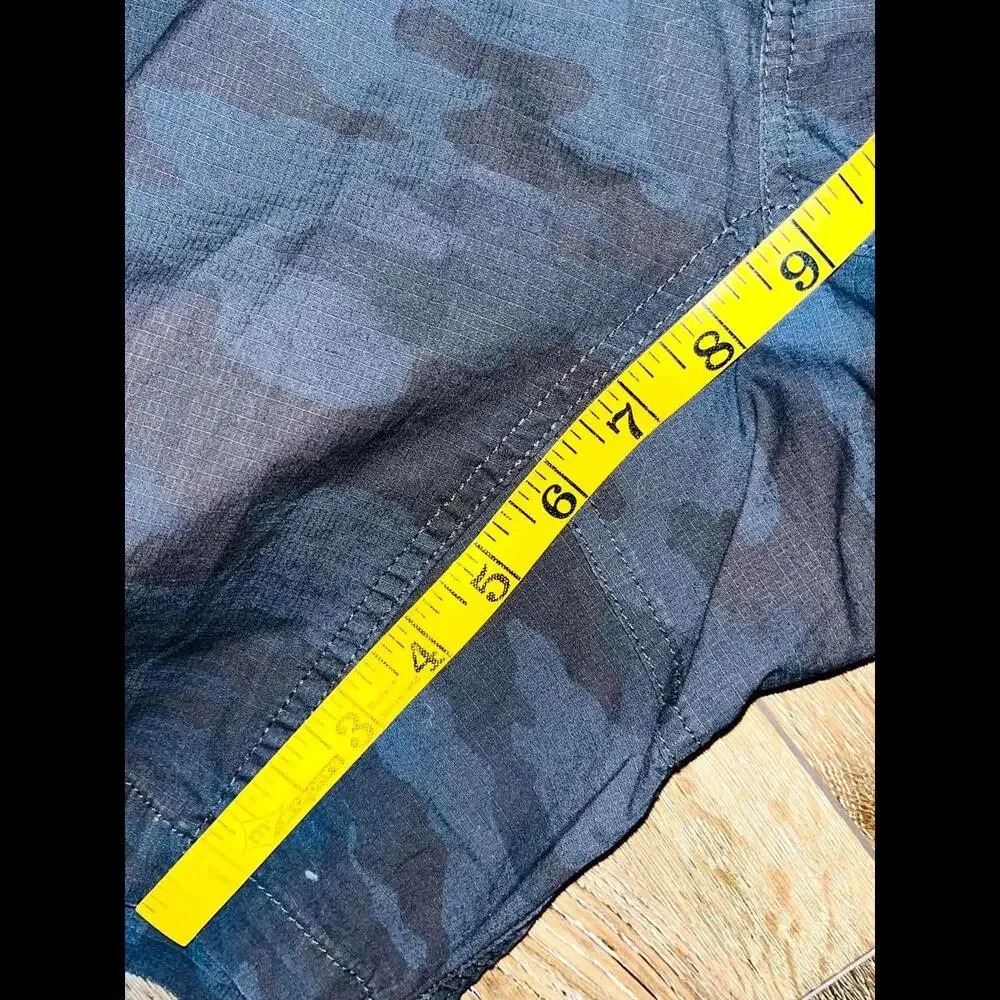 Vuori Men's Duraterra Ripstop Short Modern Fit Black Camouflage Size Small